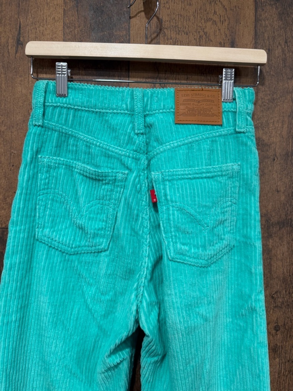 Levis women’s Ribcage straight ankle corduroy pants size 24x27 EUC - Picture 4 of 6